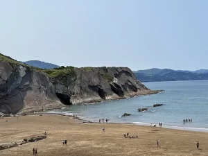 playa de itzurun que ver en zumaia