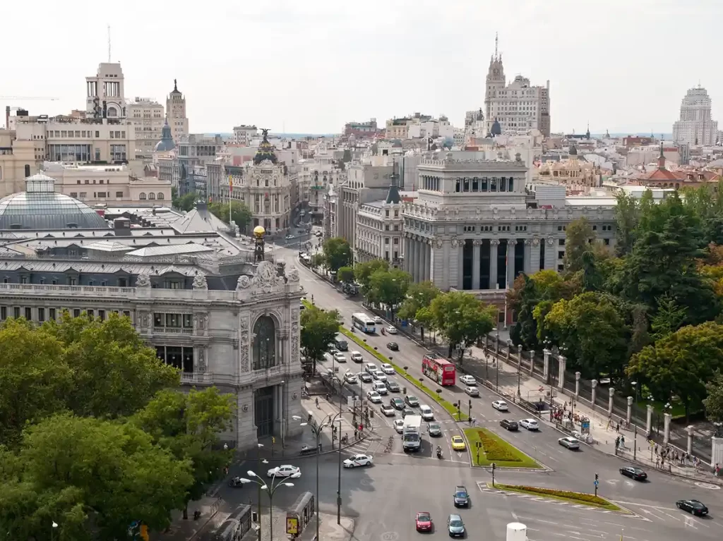 vistas desde el mirador del palacio de Cibeles algo que ver en madrid si ya lo has visto todo